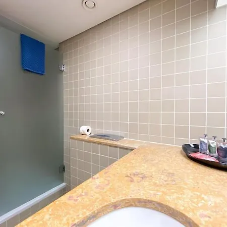Marina View 2 Bedrooms And Terrace 拉哥斯