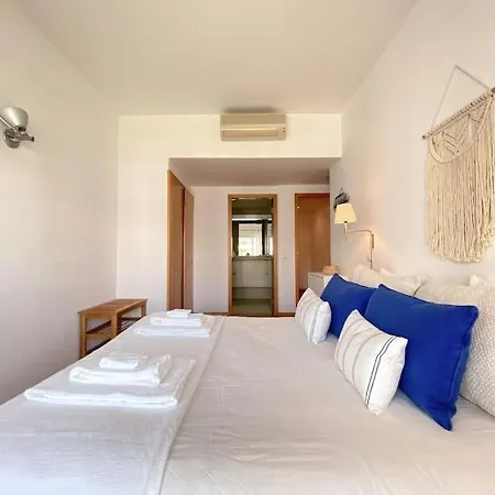 Marina View 2 Bedrooms And Terrace Apartment